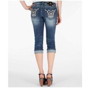 Miss Me "Versailles" cuffed capris w leather decor low rise distressed Sz 25 428